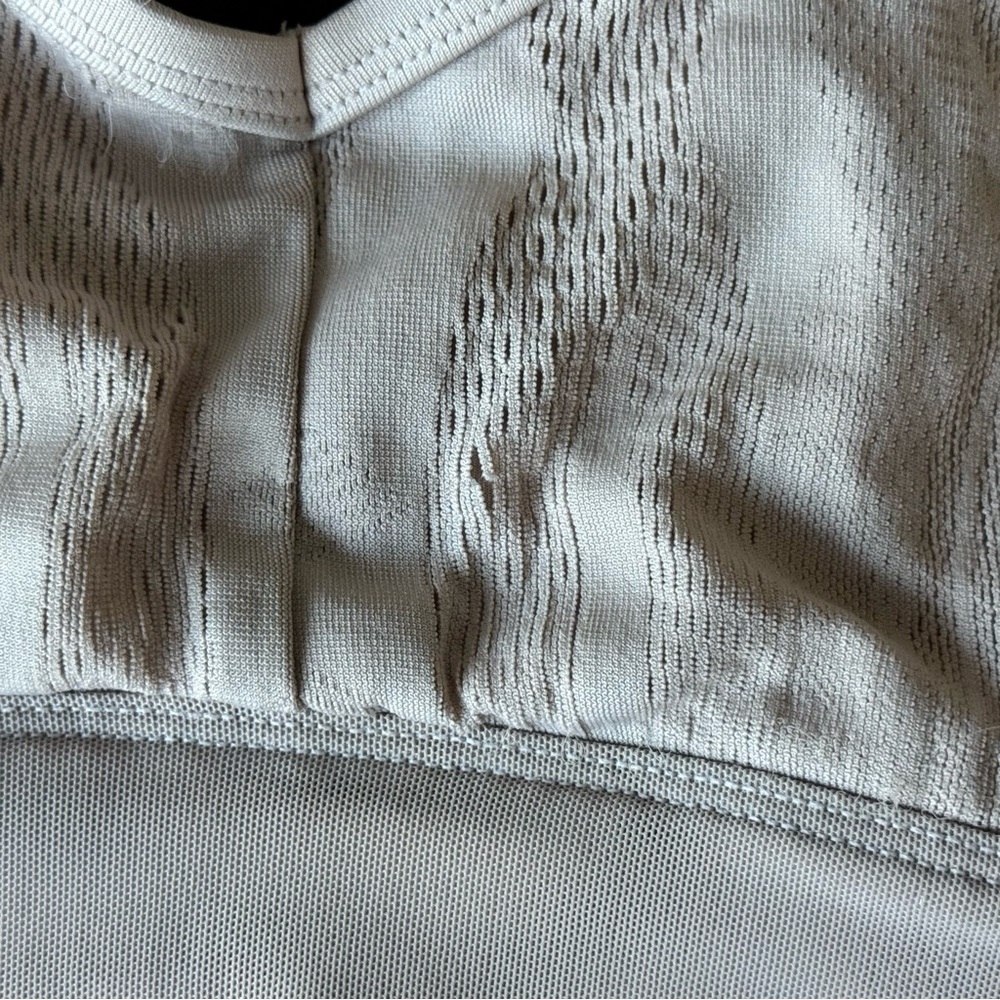alo yoga aria bra - Picture 8 of 9